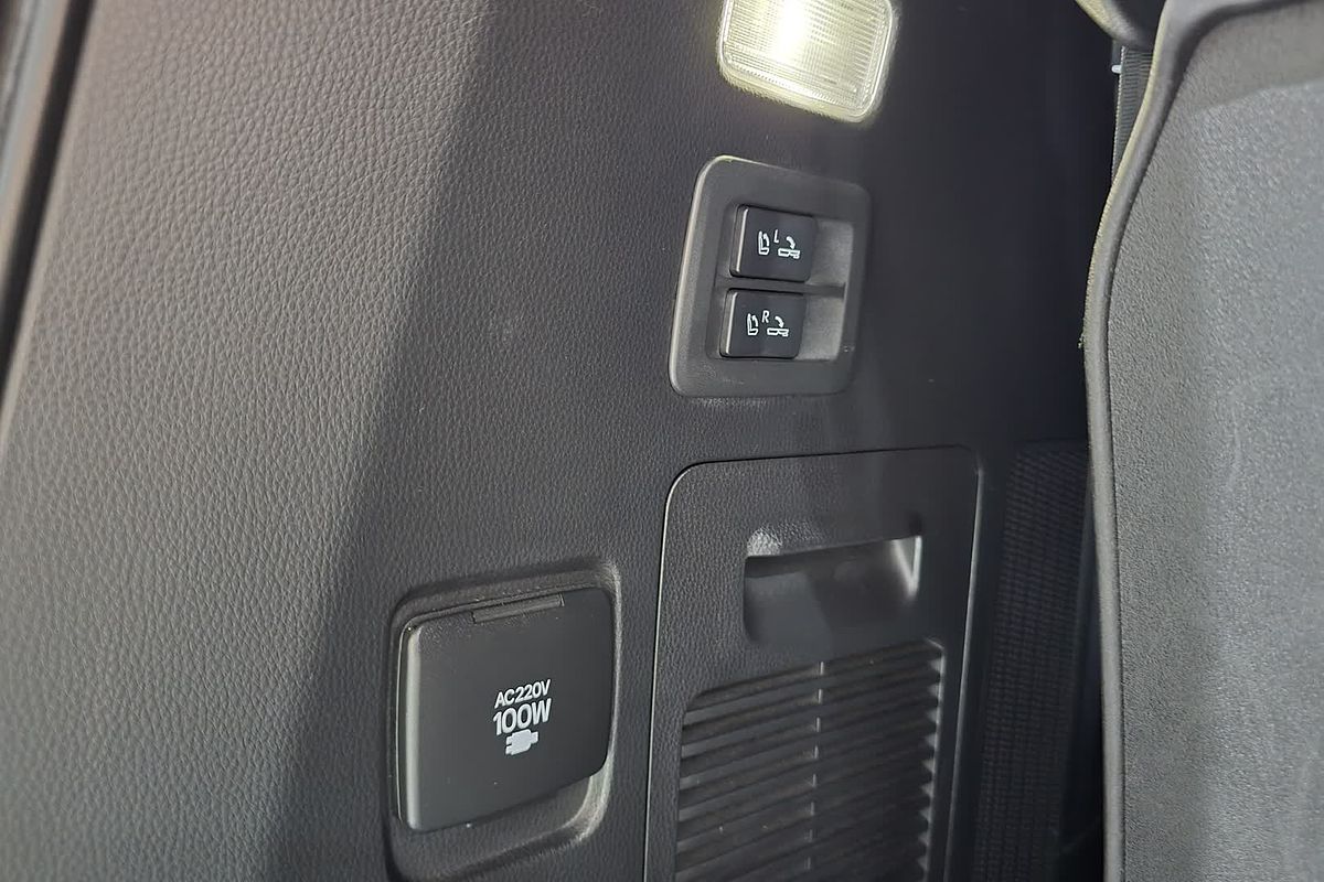 2022 Toyota Landcruiser Sahara FJA300R