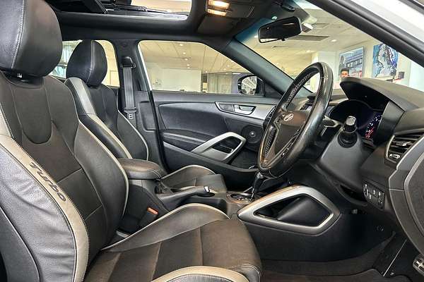 2015 Hyundai Veloster SR Turbo + FS4 Series II