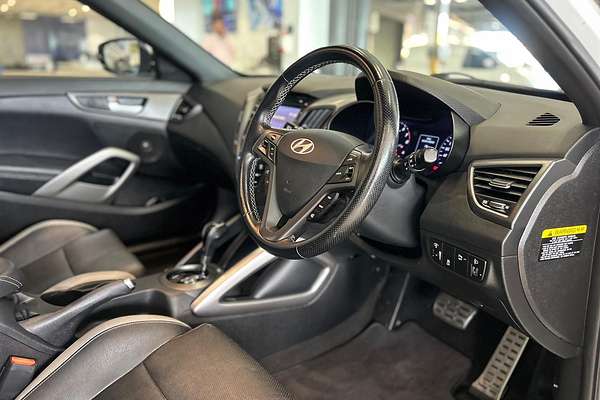 2015 Hyundai Veloster SR Turbo + FS4 Series II