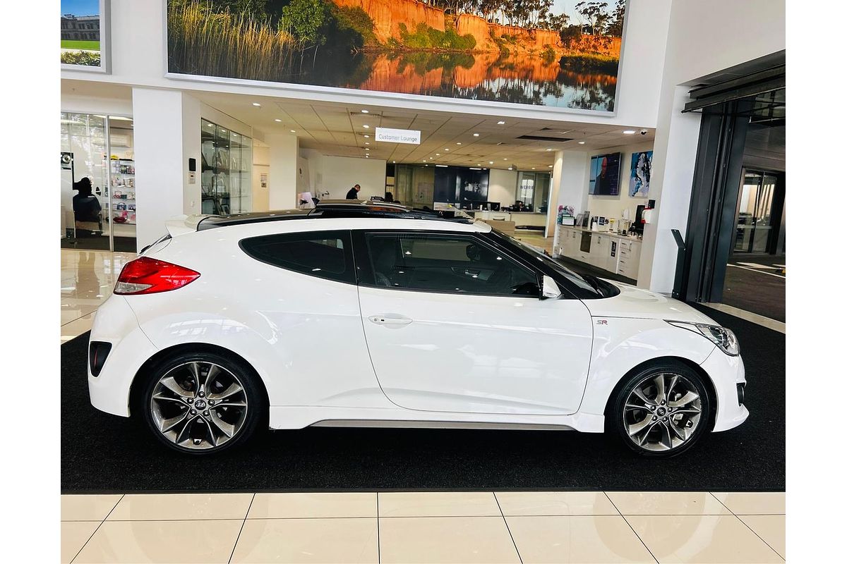 2015 Hyundai Veloster SR Turbo + FS4 Series II