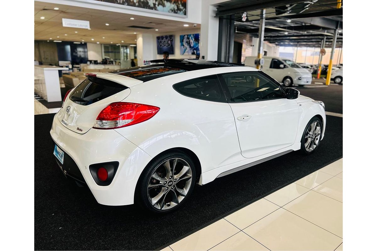 2015 Hyundai Veloster SR Turbo + FS4 Series II