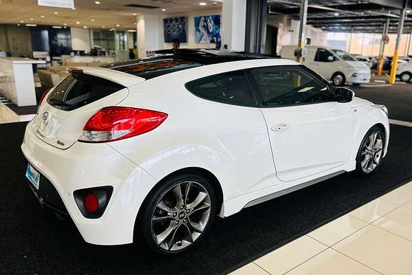 2015 Hyundai Veloster SR Turbo + FS4 Series II