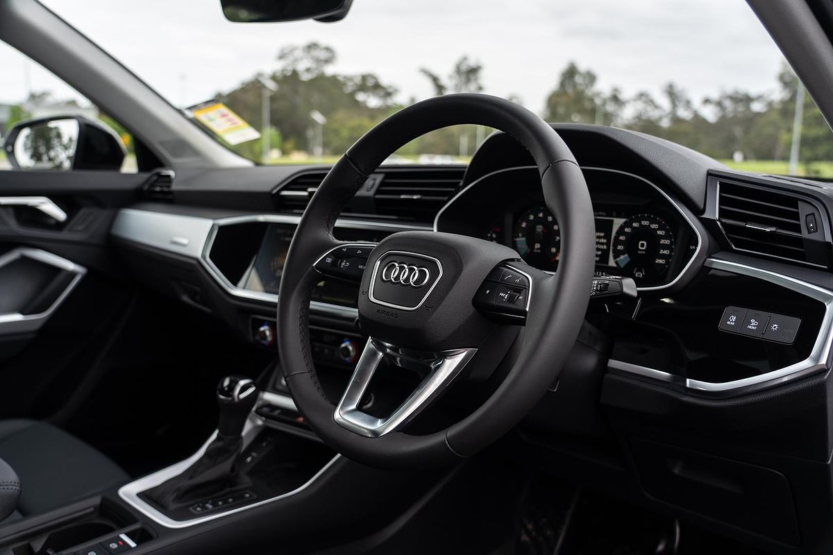 2025 Audi Q3 35 TFSI S line F3