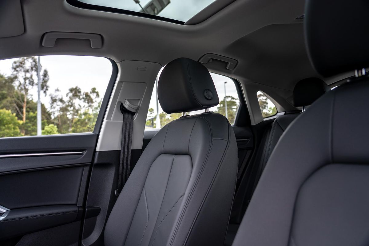 2025 Audi Q3 35 TFSI S line F3