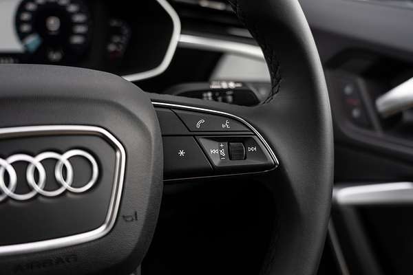 2025 Audi Q3 35 TFSI S line F3