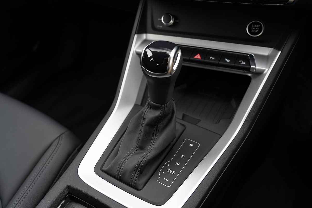 2025 Audi Q3 35 TFSI S line F3