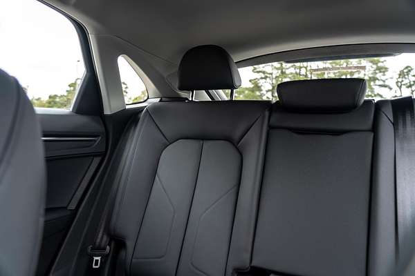 2025 Audi Q3 35 TFSI S line F3