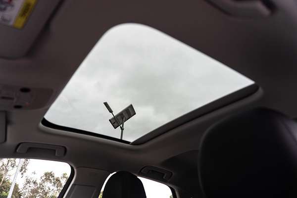 2025 Audi Q3 35 TFSI S line F3