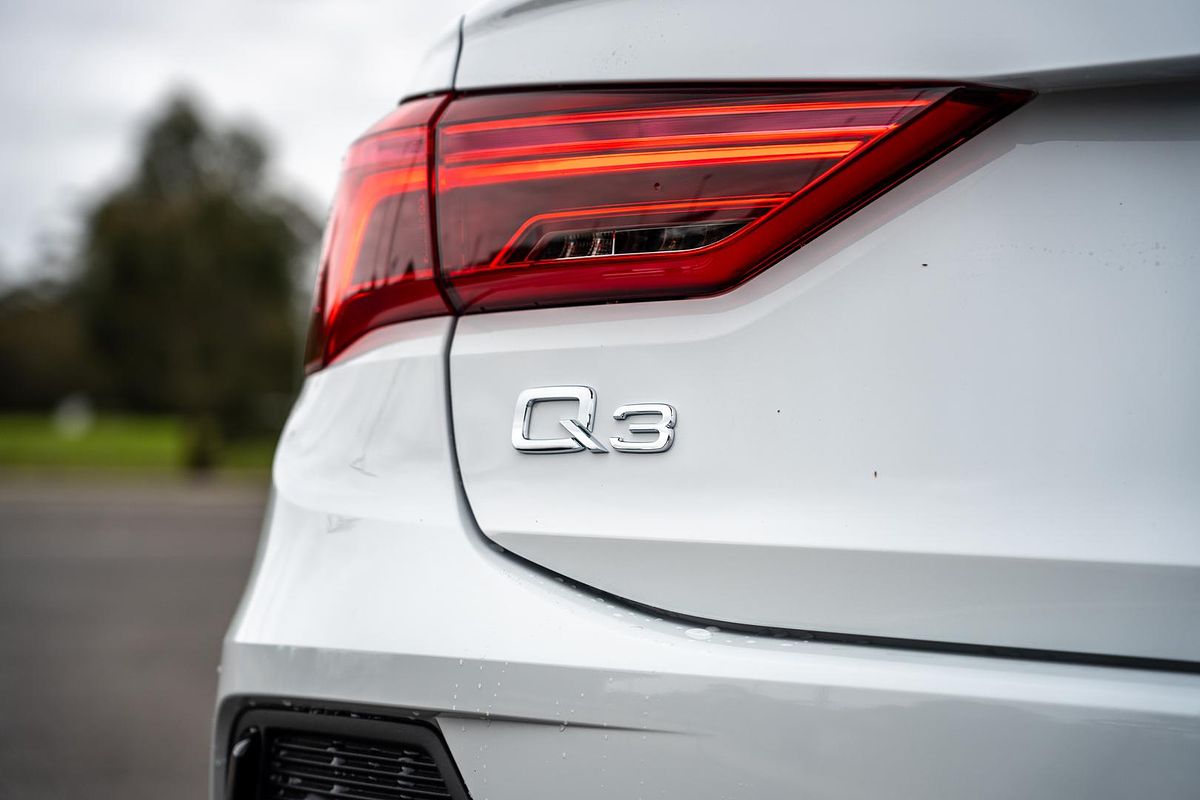 2025 Audi Q3 35 TFSI S line F3