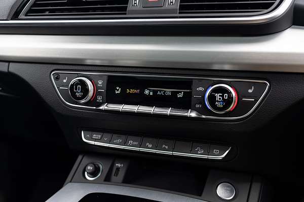 2025 Audi Q5 55 TFSI e S line FY