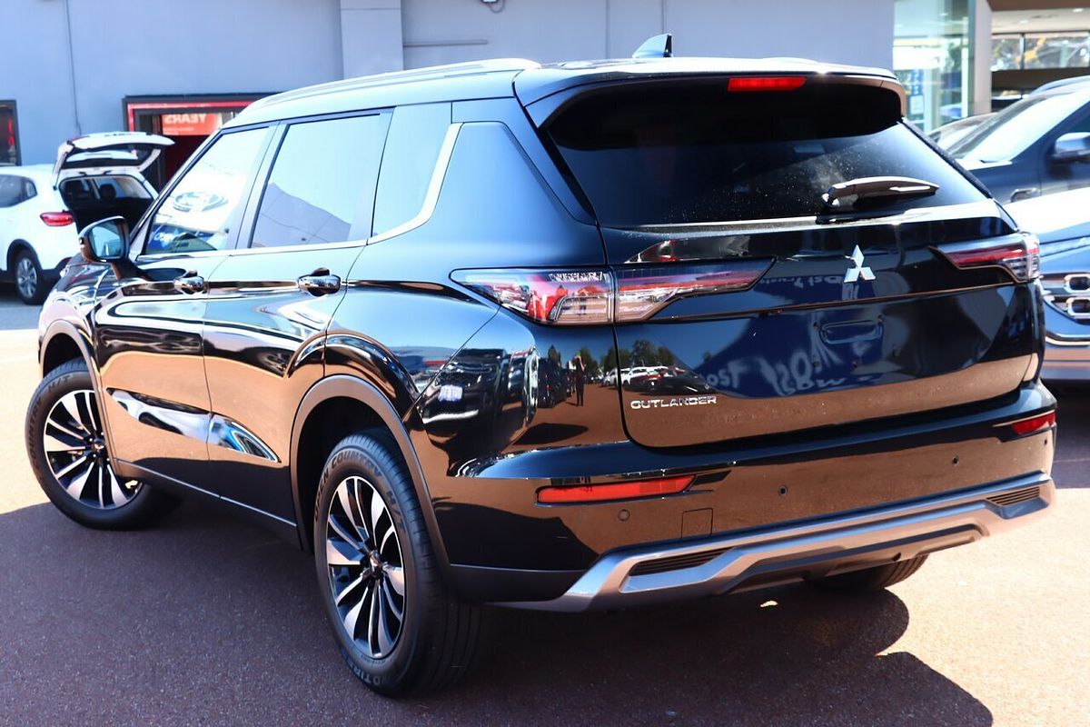 2025 Mitsubishi Outlander LS ZM