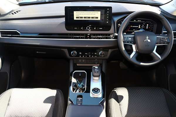 2025 Mitsubishi Outlander LS ZM