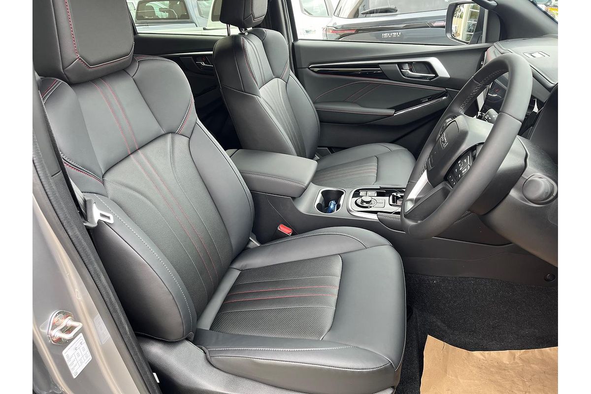 2025 Isuzu MU-X X-TERRAIN