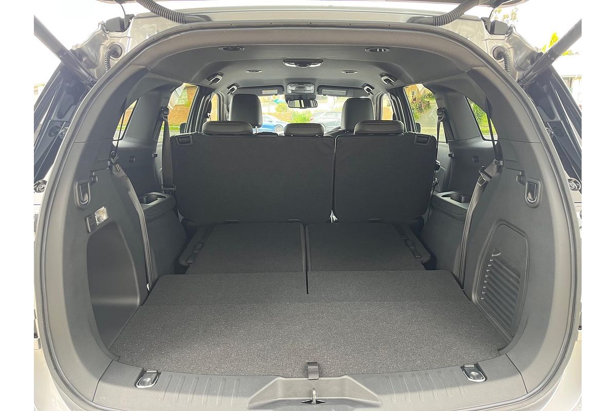 2025 Isuzu MU-X X-TERRAIN