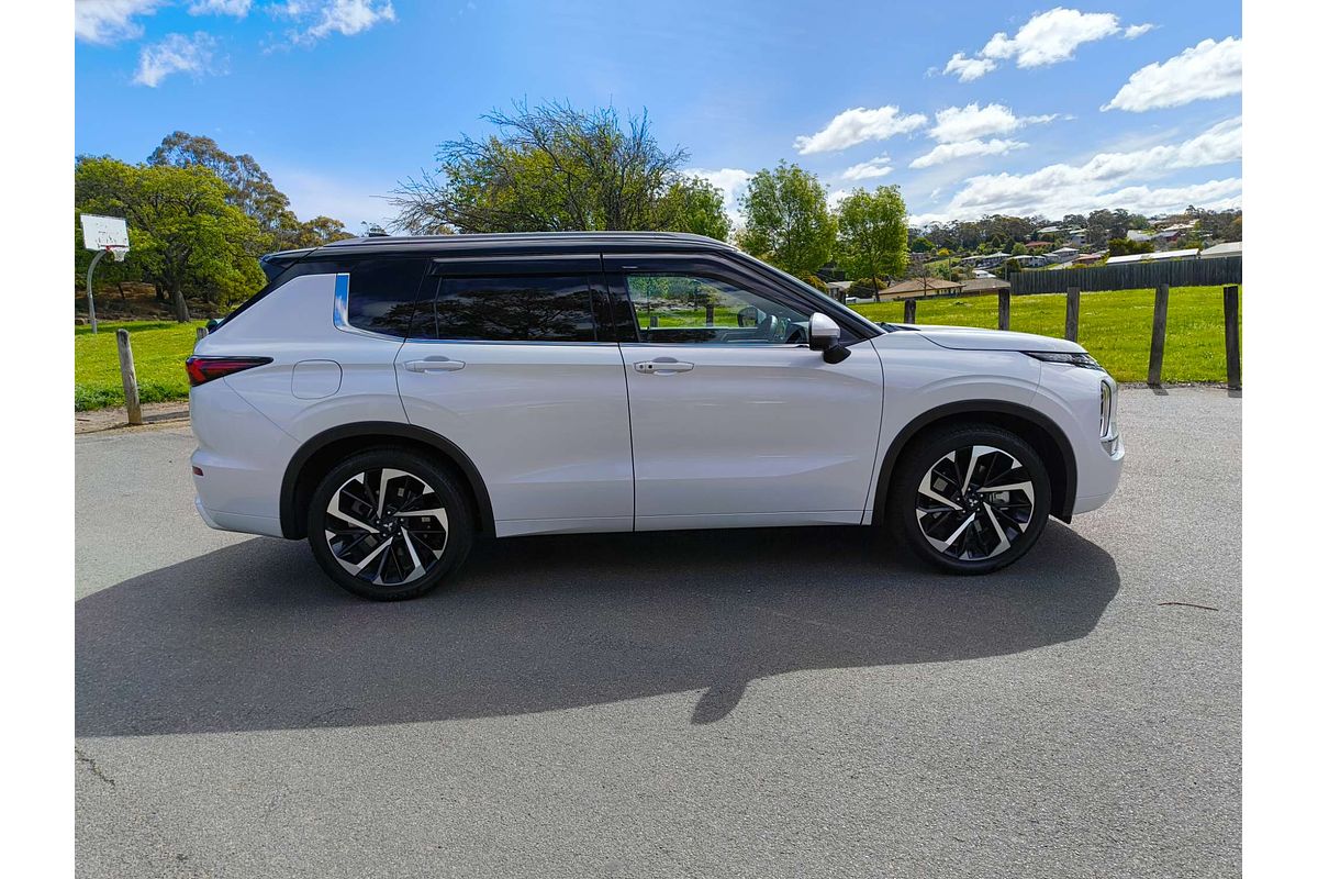 2023 Mitsubishi Outlander Exceed Tourer ZM