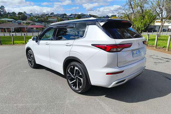 2023 Mitsubishi Outlander Exceed Tourer ZM