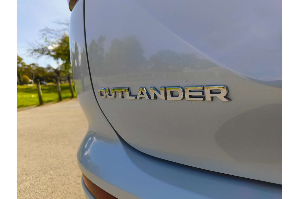 2023 Mitsubishi Outlander Exceed Tourer ZM