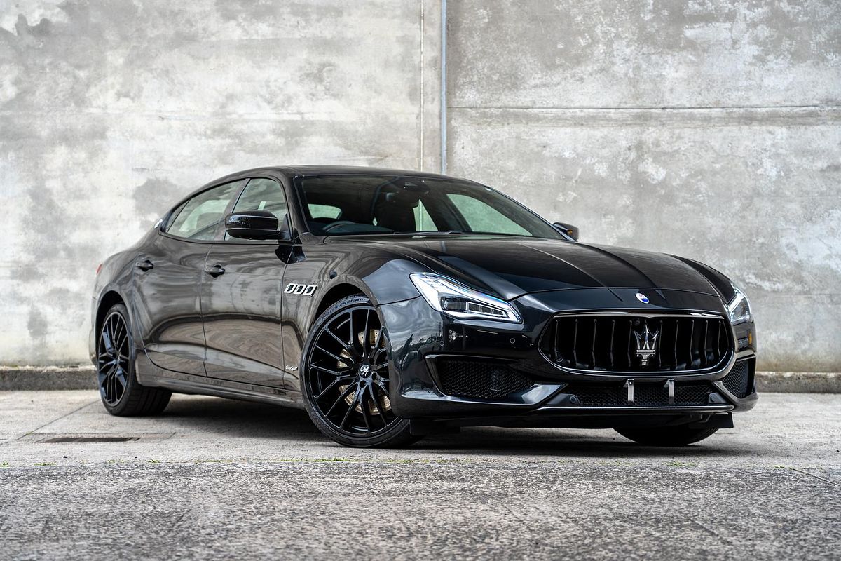 2018 Maserati Quattroporte GTS GranSport Nerissimo Edition M156