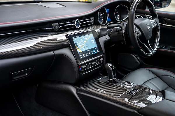 2018 Maserati Quattroporte GTS GranSport Nerissimo Edition M156