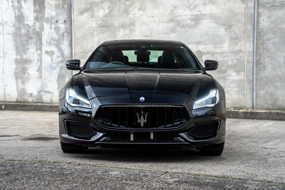 2018 Maserati Quattroporte GTS GranSport Nerissimo Edition M156