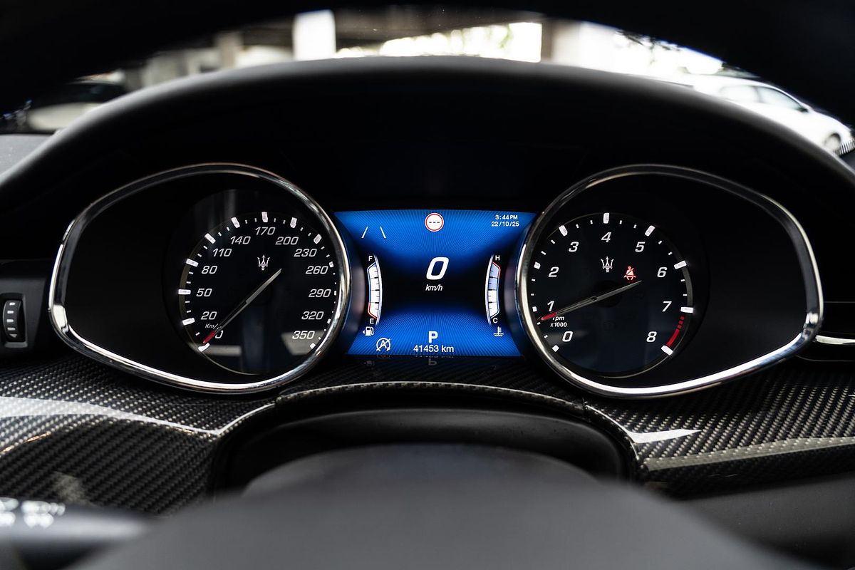 2018 Maserati Quattroporte GTS GranSport Nerissimo Edition M156