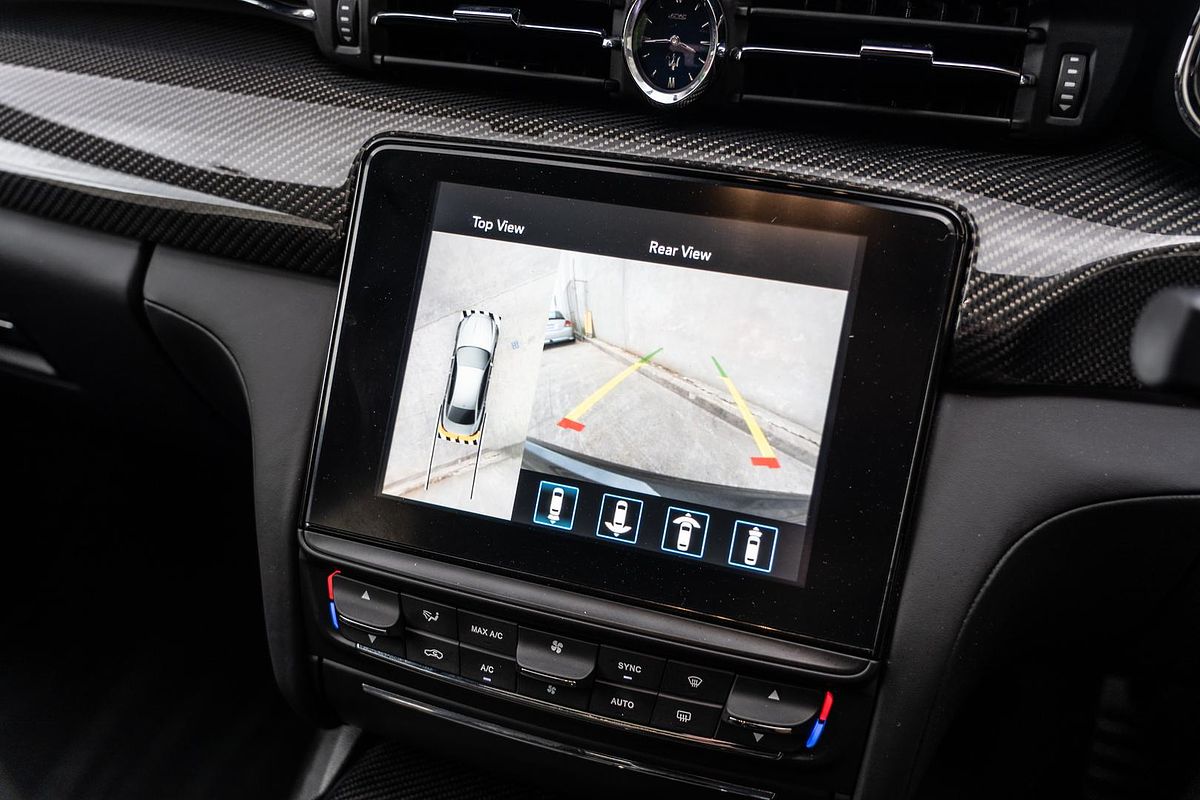 2018 Maserati Quattroporte GTS GranSport Nerissimo Edition M156