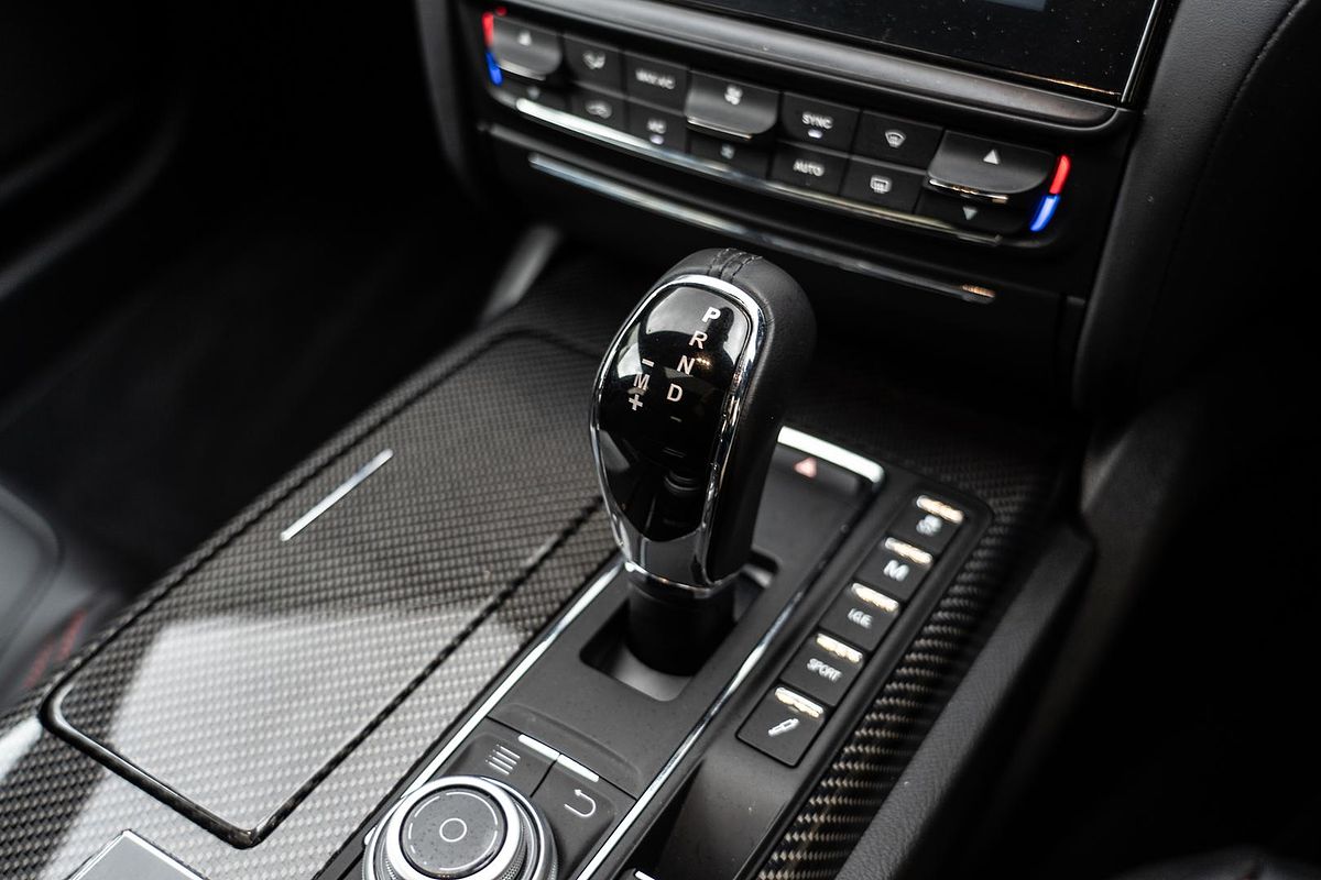 2018 Maserati Quattroporte GTS GranSport Nerissimo Edition M156