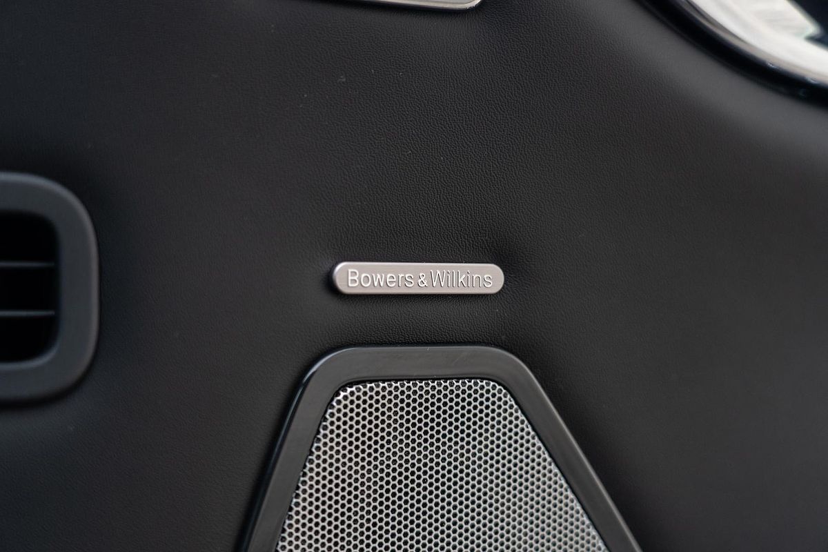 2018 Maserati Quattroporte GTS GranSport Nerissimo Edition M156