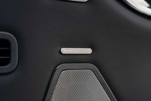 2018 Maserati Quattroporte GTS GranSport Nerissimo Edition M156