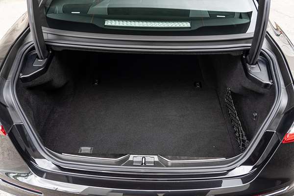 2018 Maserati Quattroporte GTS GranSport Nerissimo Edition M156