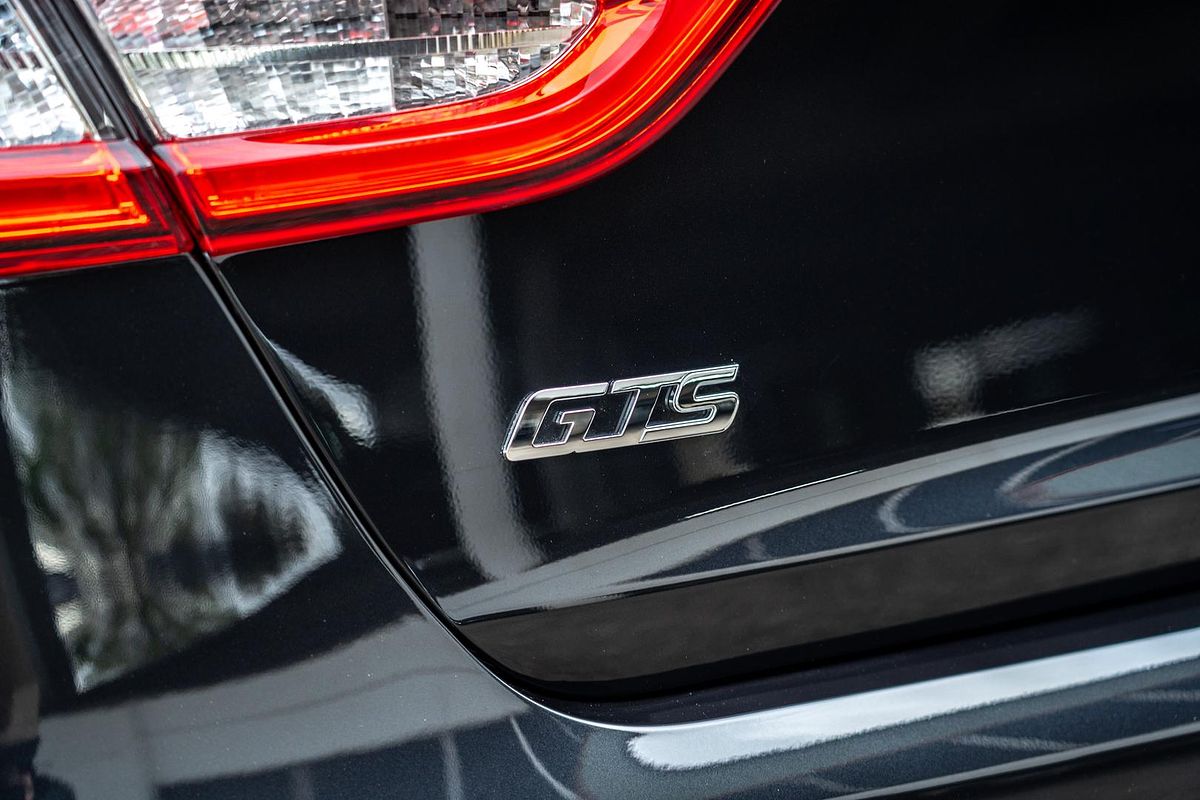 2018 Maserati Quattroporte GTS GranSport Nerissimo Edition M156