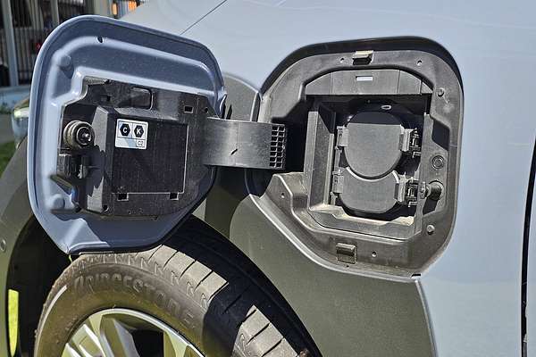 2024 Subaru Solterra AWD Touring E1-1