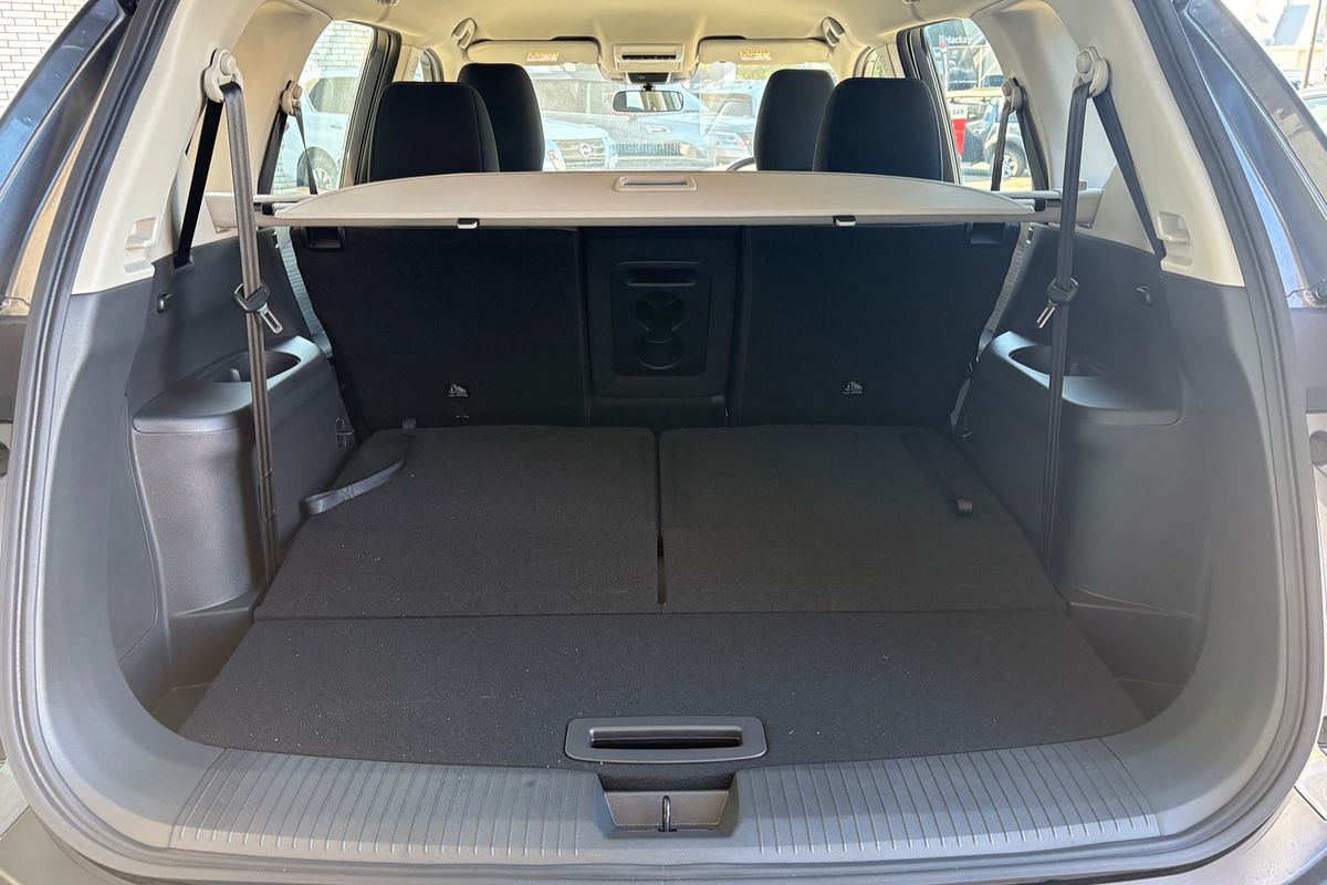 2025 Nissan X-TRAIL ST T33