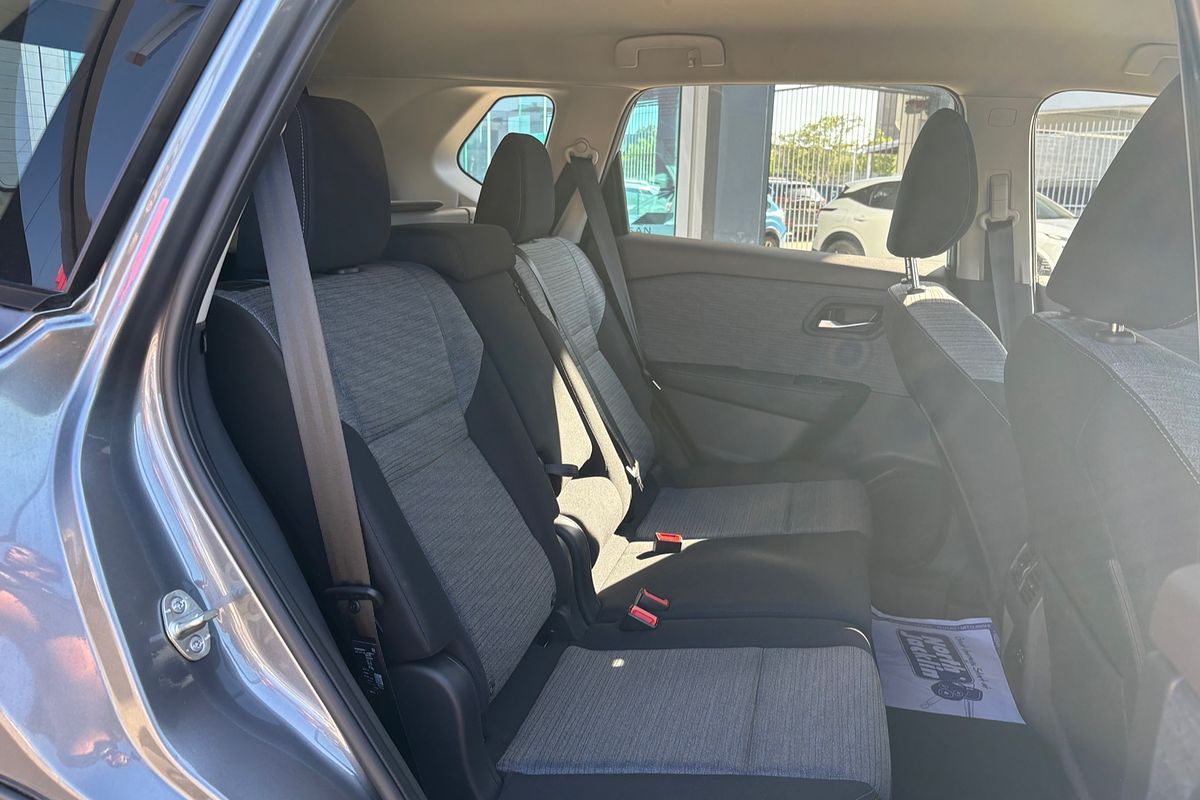 2025 Nissan X-TRAIL ST T33