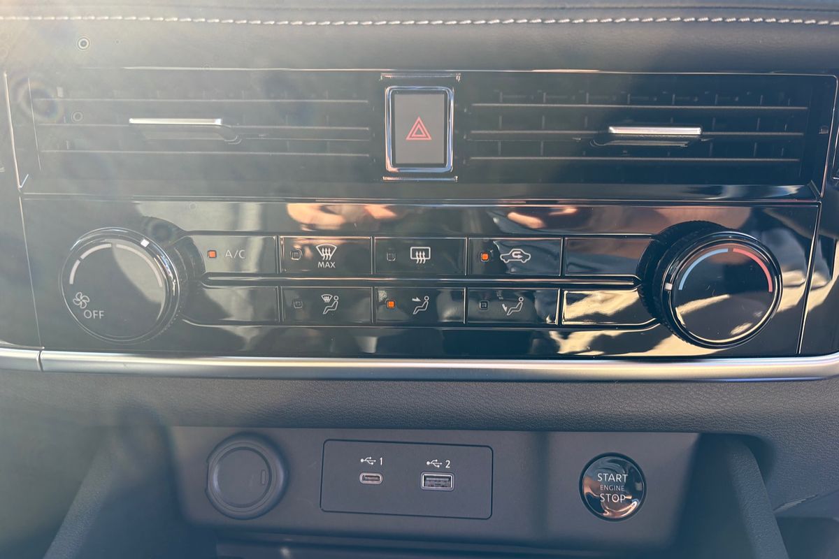 2025 Nissan X-TRAIL ST T33