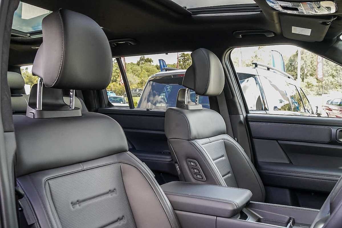 2025 Hyundai Santa Fe Hybrid Calligraphy MX5.V2