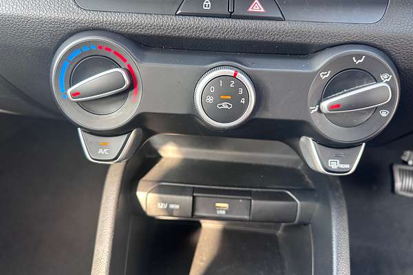 2022 Kia Stonic S YB