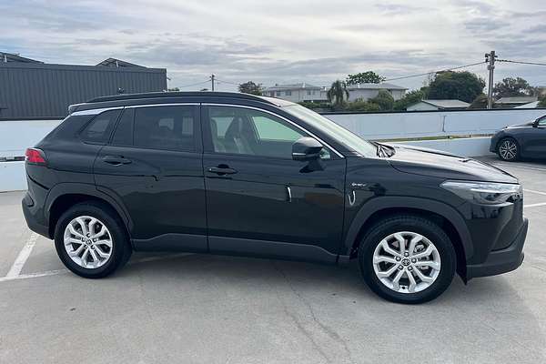 2024 Toyota Corolla Cross GXL MXGH10R