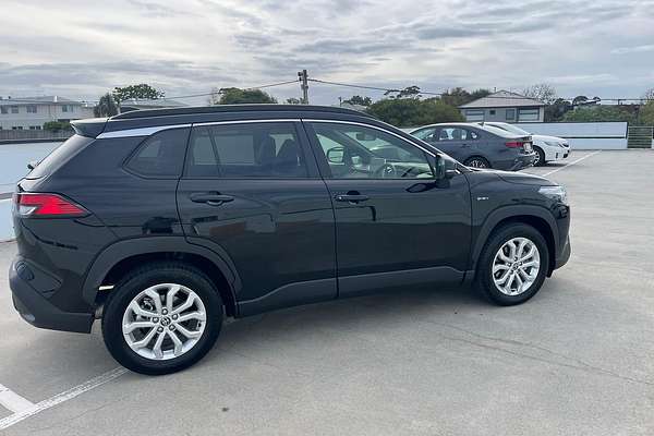 2024 Toyota Corolla Cross GXL MXGH10R