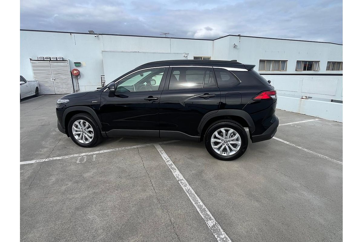 2024 Toyota Corolla Cross GXL MXGH10R