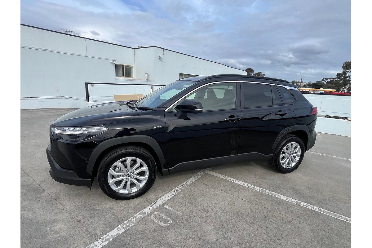 2024 Toyota Corolla Cross GXL MXGH10R