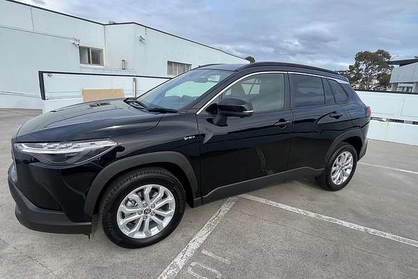 2024 Toyota Corolla Cross GXL MXGH10R