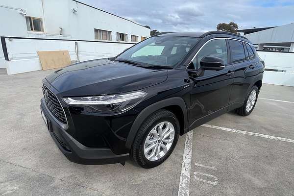 2024 Toyota Corolla Cross GXL MXGH10R