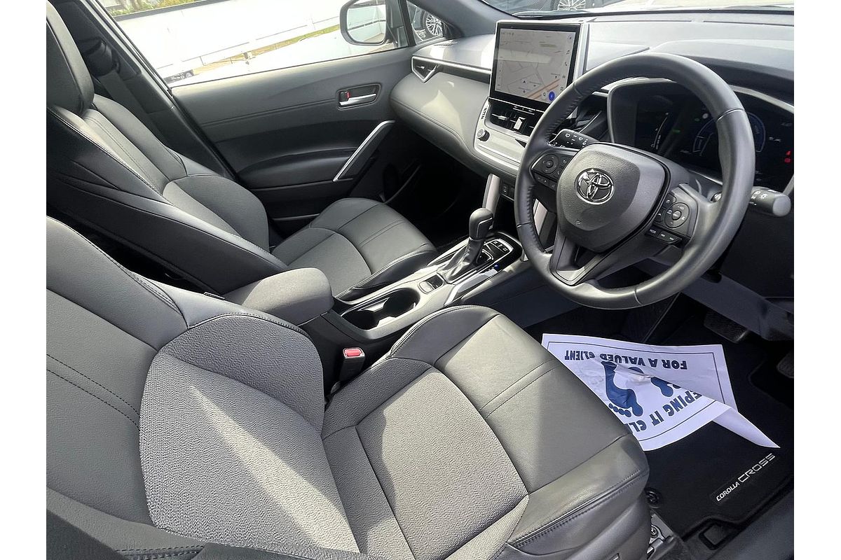 2024 Toyota Corolla Cross GXL MXGH10R