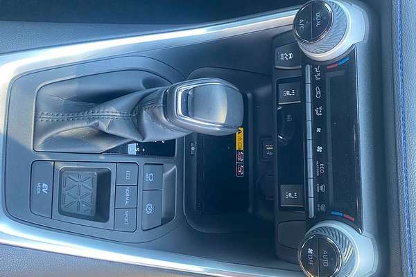 2024 Toyota RAV4 XSE AXAH52R