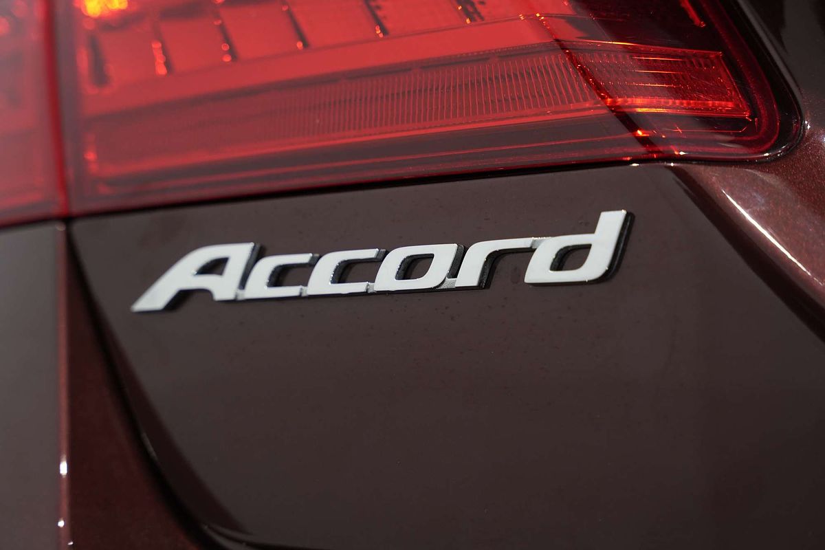 2014 Honda Accord VTi-S 9th Gen