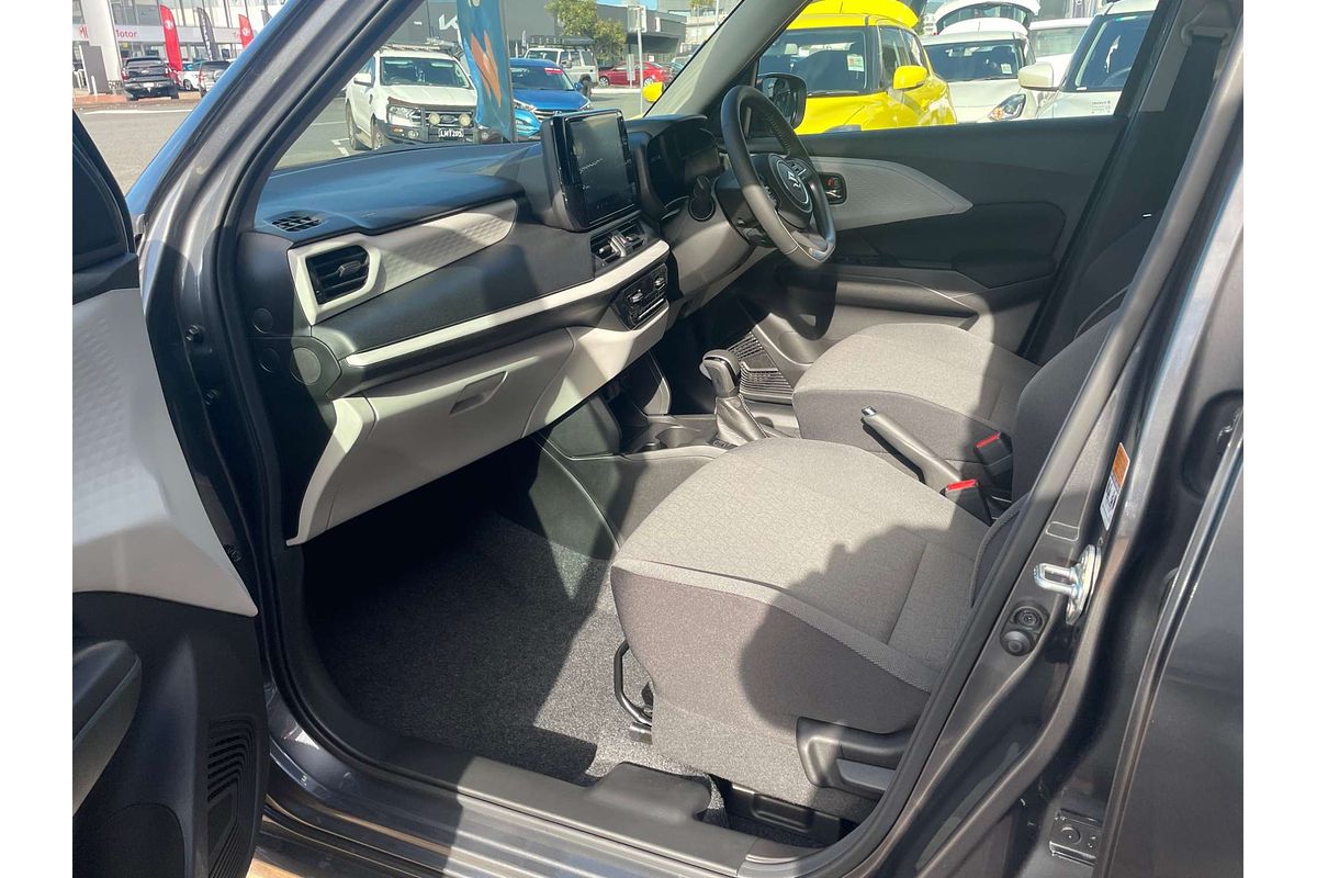 2025 Suzuki Swift Hybrid Plus UZ