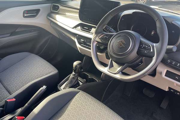 2025 Suzuki Swift Hybrid Plus UZ