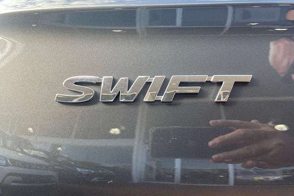 2025 Suzuki Swift Hybrid Plus UZ