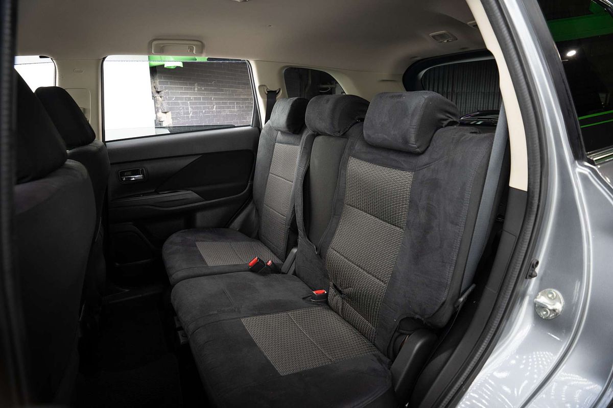 2016 Mitsubishi Outlander XLS ZK